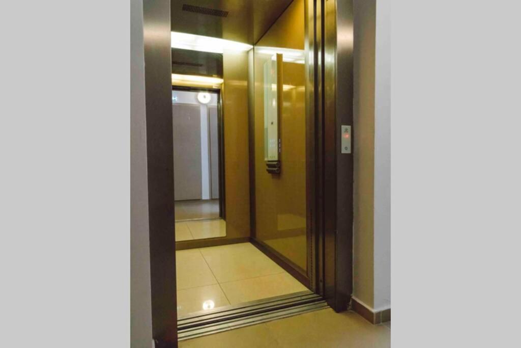 Vivando - Classy E + Parking Apartment Bucharest