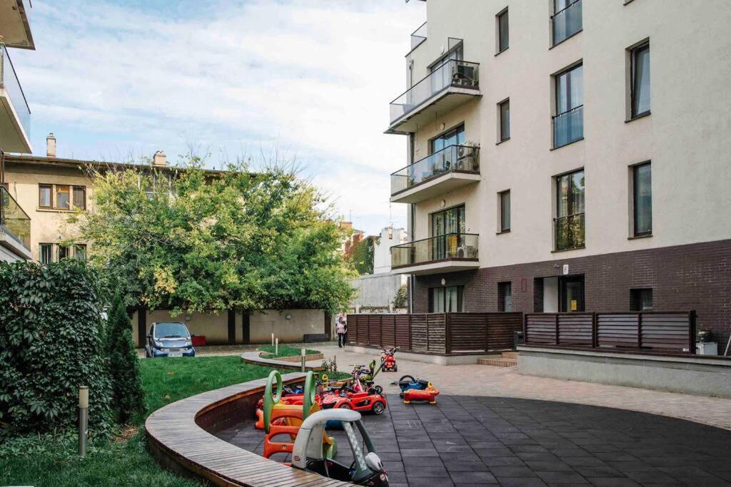 Vivando - Classy E + Parking Apartment
