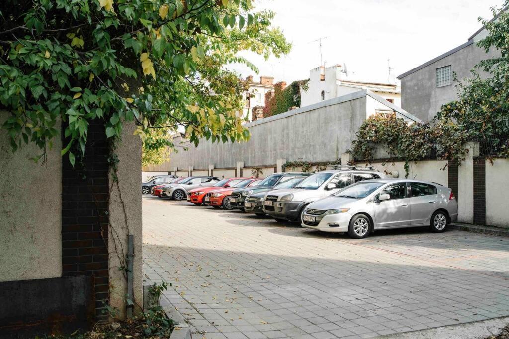 Vivando - Classy E + Parking Apartment