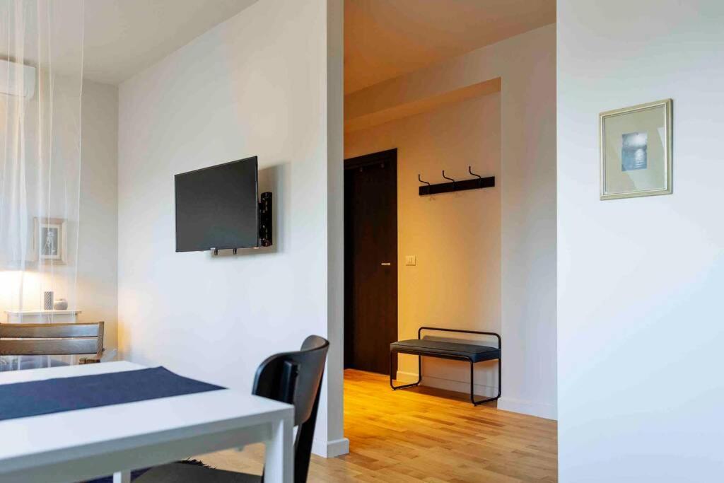 Vivando - Classy E + Parking Apartment *